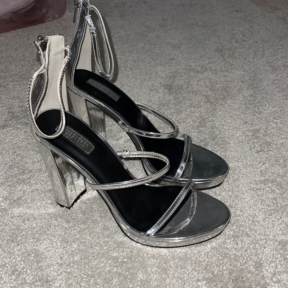 brand new✨forever 21 women’s heels size 7.5